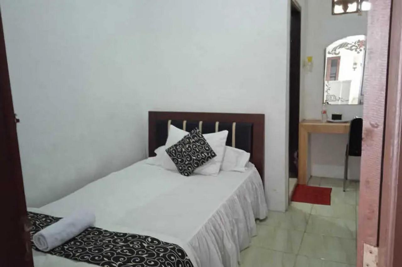Samar Wulu Guest House Syariah Mitra Reddoorz Near Ketapang Ketapang  Exterior foto